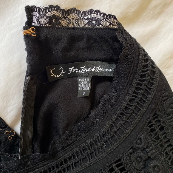 FOR LOVE AND LEMONS Willow Bell Sleeve Dress in Black - Picture 9 of 12